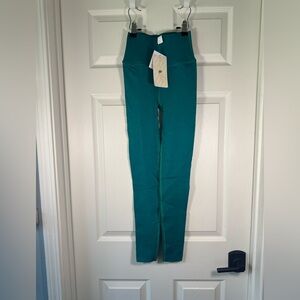 NWT Fabletics Sculptknit Classic Leggings Teal DIY Inseam High Rise Size Small